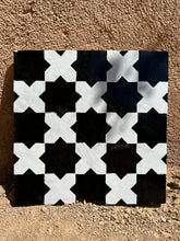 Load image into Gallery viewer, Zellige découpe Croix et Etoile