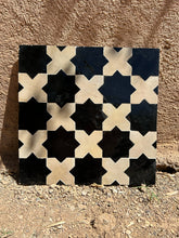 Load image into Gallery viewer, Zellige découpe Croix et Etoile