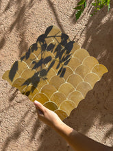 Load image into Gallery viewer, Zellige découpe Chakour petit modèle
