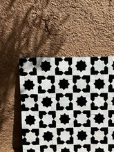 Load image into Gallery viewer, Zellige découpe Meknes
