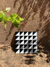 Load image into Gallery viewer, Zellige découpe Geometric
